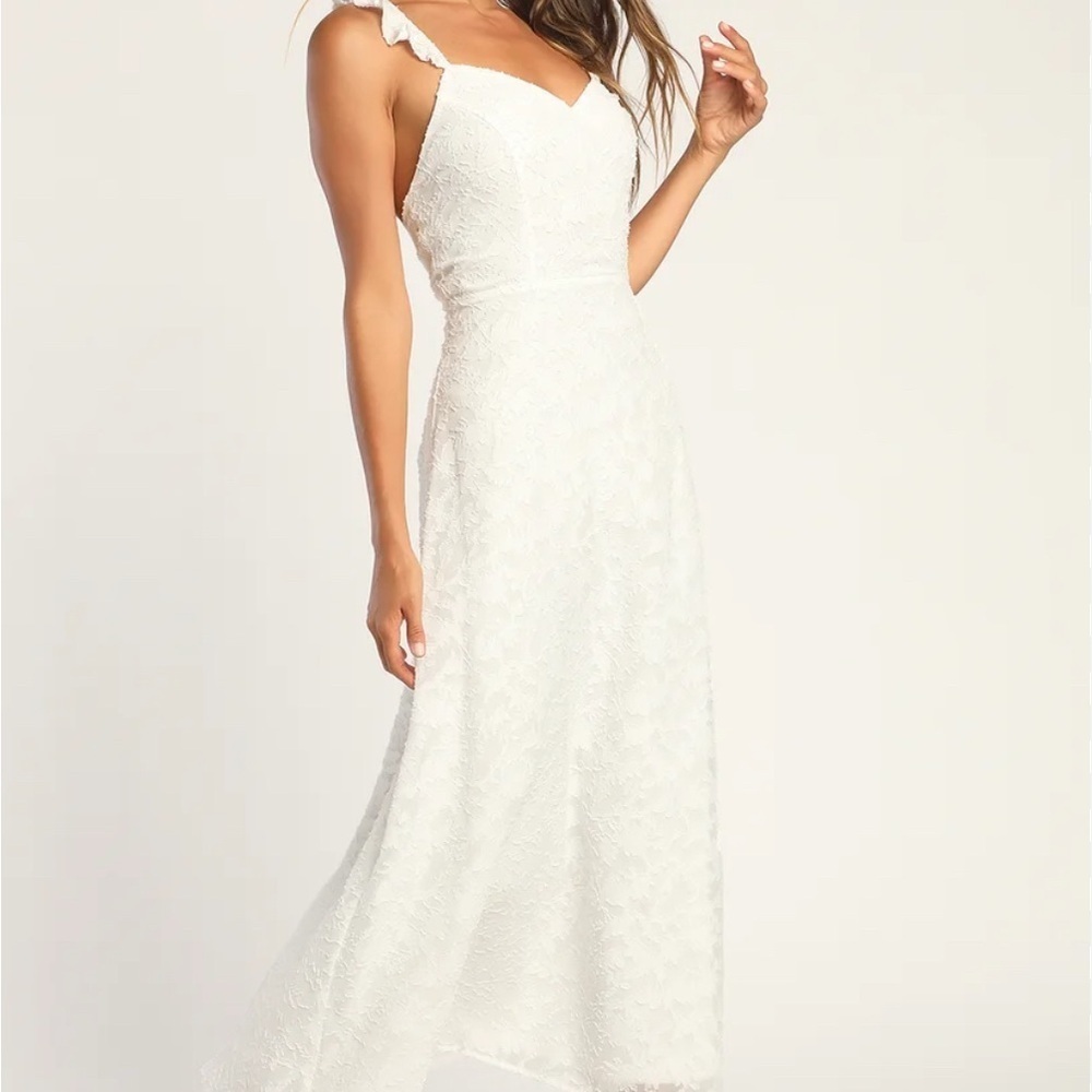White Sleeveless Scoop Neck Wedding Gown